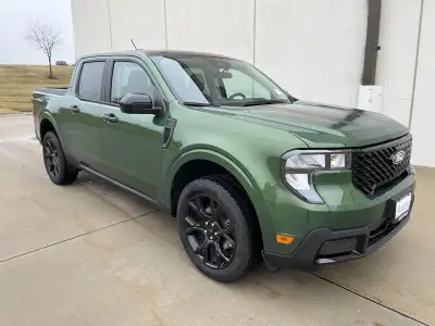 New 2025 Ford Maverick XLT Crew Cab Truck for sale in St. Joseph MO