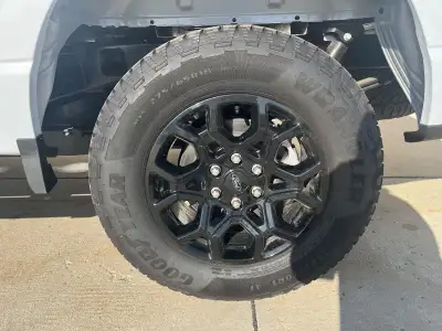 New 2025 Ford F-150 XLT Crew Cab Truck for sale in St. Joseph MO