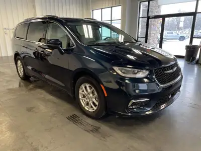 Used 2021 Chrysler Pacifica Touring L Minivan for sale in St. Joseph MO